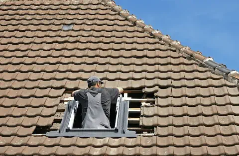 Pose de velux - Saint-Maurice-de-Gourdans